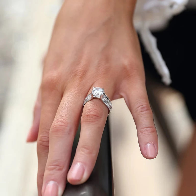 Huitan Gorgeous Trendy Eternity Ring Female Proposal Finger Jewelry with Bright Round Zirconia Luxury Wedding Band Accessories