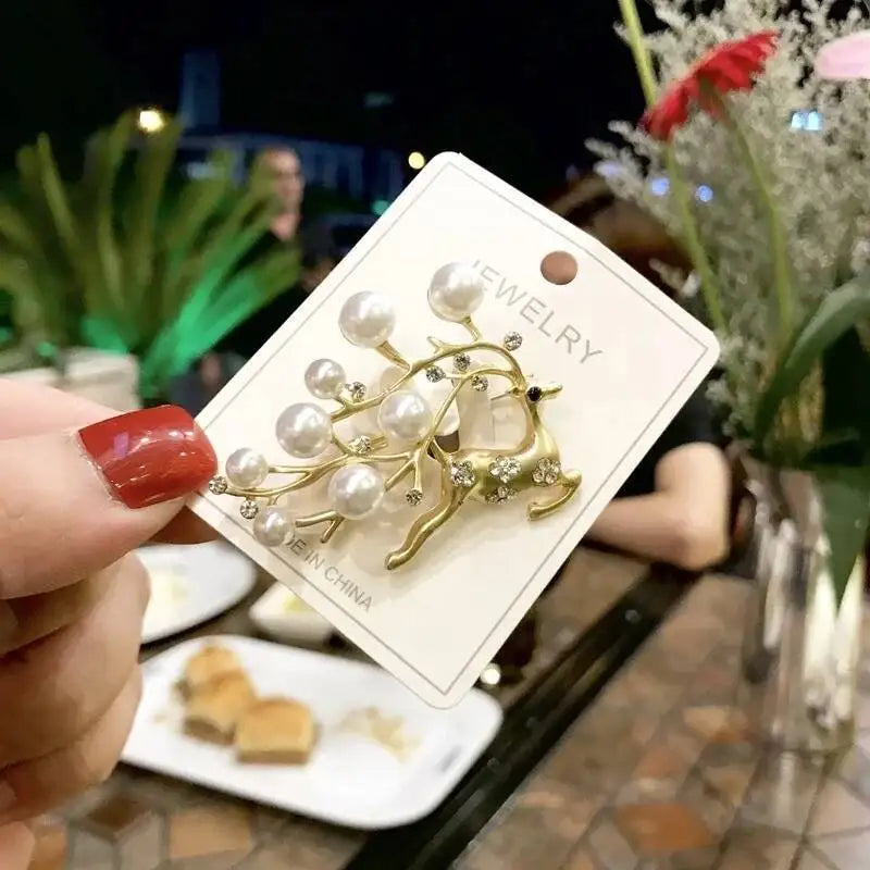 2025 Christmas Gifts Luxury Crystal Brooch Of Santa Series Design Oil Dripping Alloy Badge Accessories