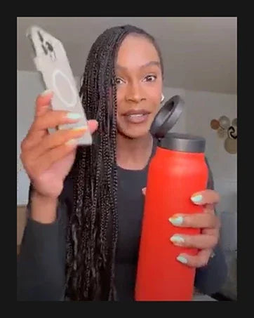 2024 720ml Unique Magnet Water Bottle 304 Stainless Steel Insulated Magsafe Water Bottle with Magnetic Cell Phone Holder