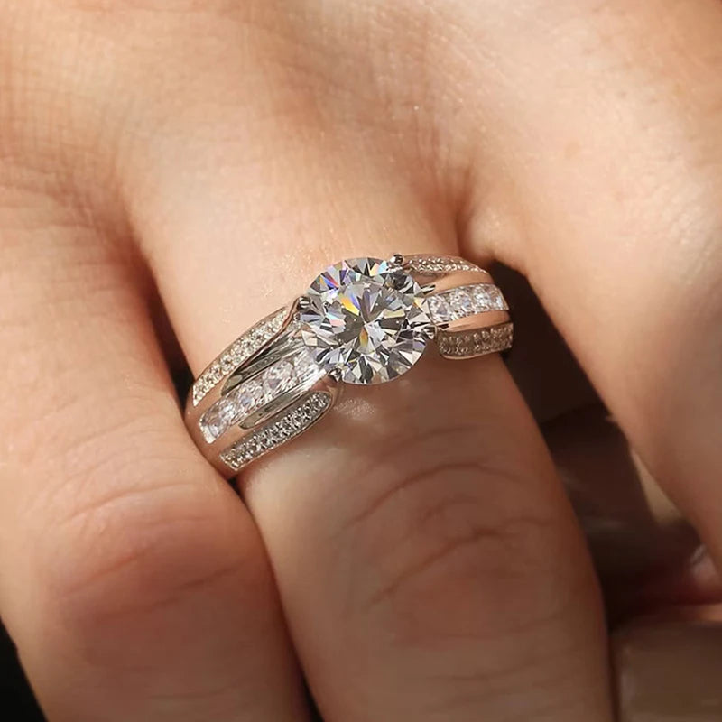 Huitan Gorgeous Trendy Eternity Ring Female Proposal Finger Jewelry with Bright Round Zirconia Luxury Wedding Band Accessories