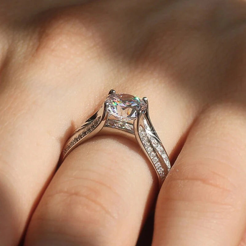 Huitan Gorgeous Trendy Eternity Ring Female Proposal Finger Jewelry with Bright Round Zirconia Luxury Wedding Band Accessories