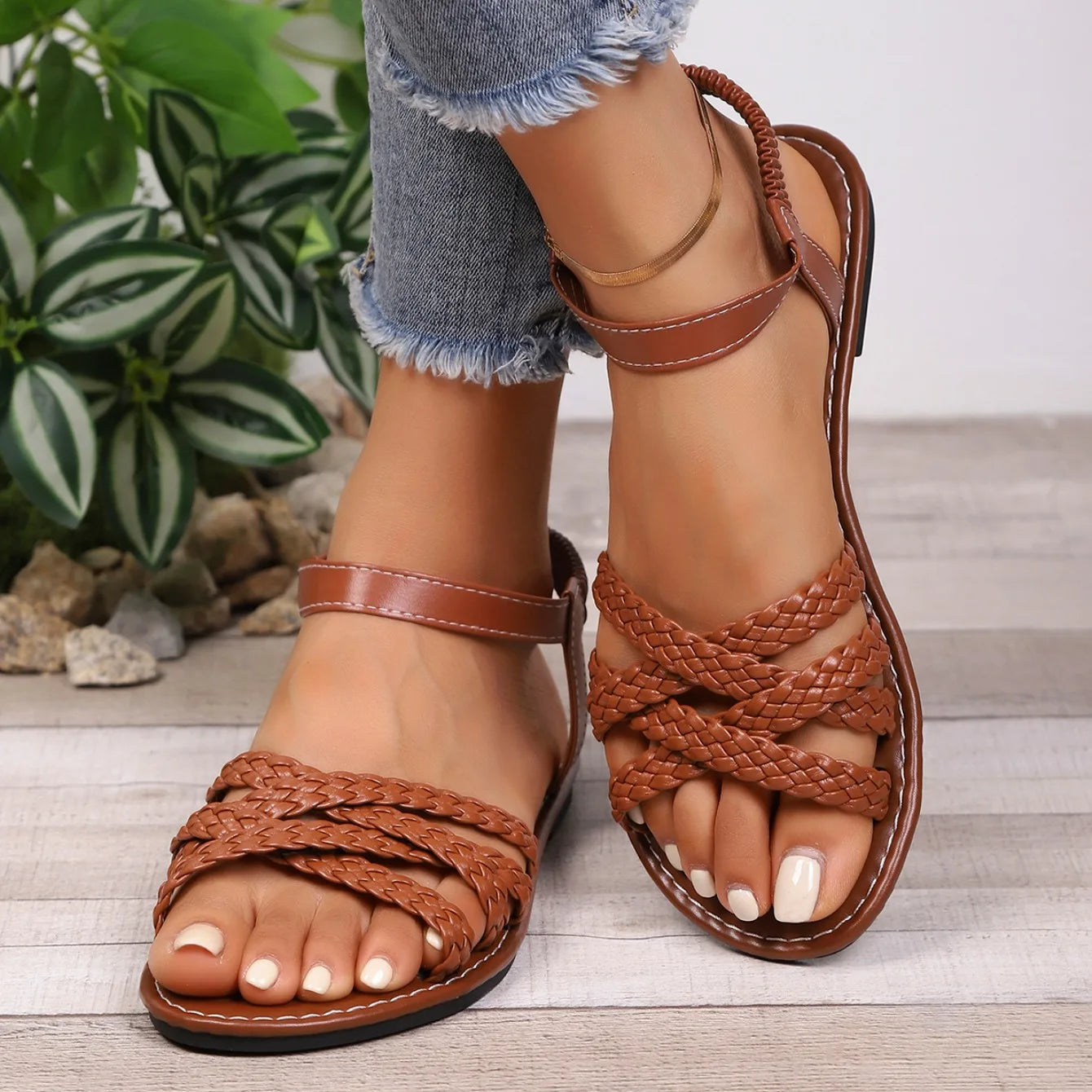 Summer 2025 New Women Sandals Non Slip Rubber Soles Fashion Shoes for Women Flat Bottom Roman Strap Sandals Sandalias De Mujer