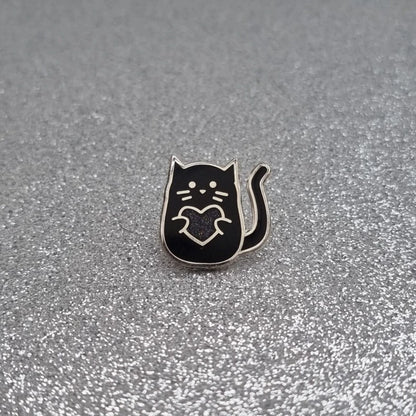 Cute Black Cat Hard Enamel Pin Heart Kitty Badge Animal Brooch for Jewelry Accessory